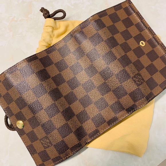 Flash sale Authentic LV Trifold wallet - Picture 4 of 8